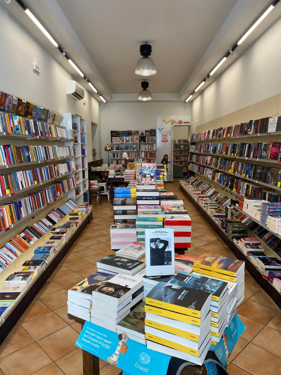 Ubik torna a Ortigia con la libreria Bafigghia