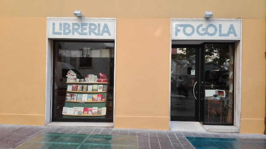 Copertina Ubik Fogola Ancona