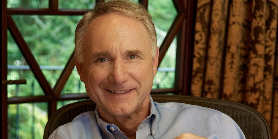 Dan Brown torna con “L’ultimo segreto”: la carriera dello scrittore bestseller de “Il codice da Vinci” Dan Brown torna con “L’ultimo segreto”: la carriera dello scrittore bestseller de “Il codice da Vinci”