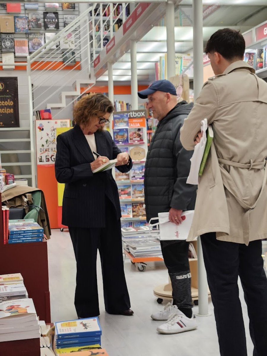 Galleria immagini Ubik