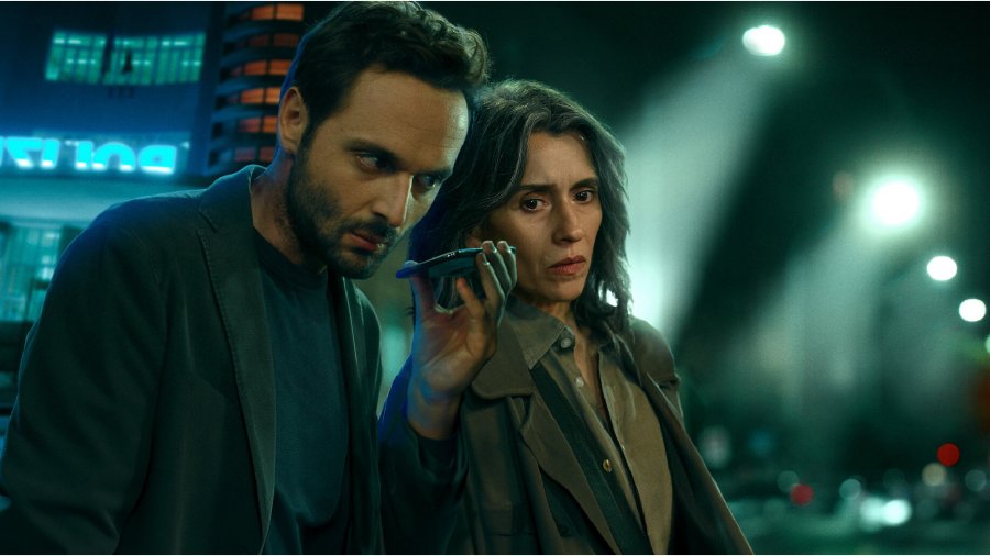 Sara – La donna nell’ombra: su Netflix la nuova serie tratta dai romanzi di Maurizio de Giovanni Sara – La donna nell’ombra: su Netflix la nuova serie tratta dai romanzi di Maurizio de Giovanni