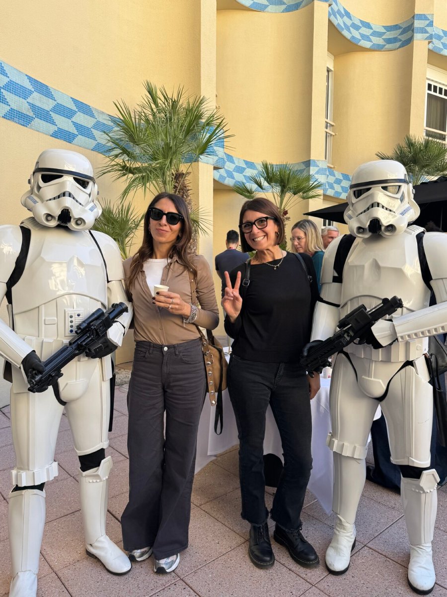 Gli stormtrooper di Guerre Stellari con i librai Ubik