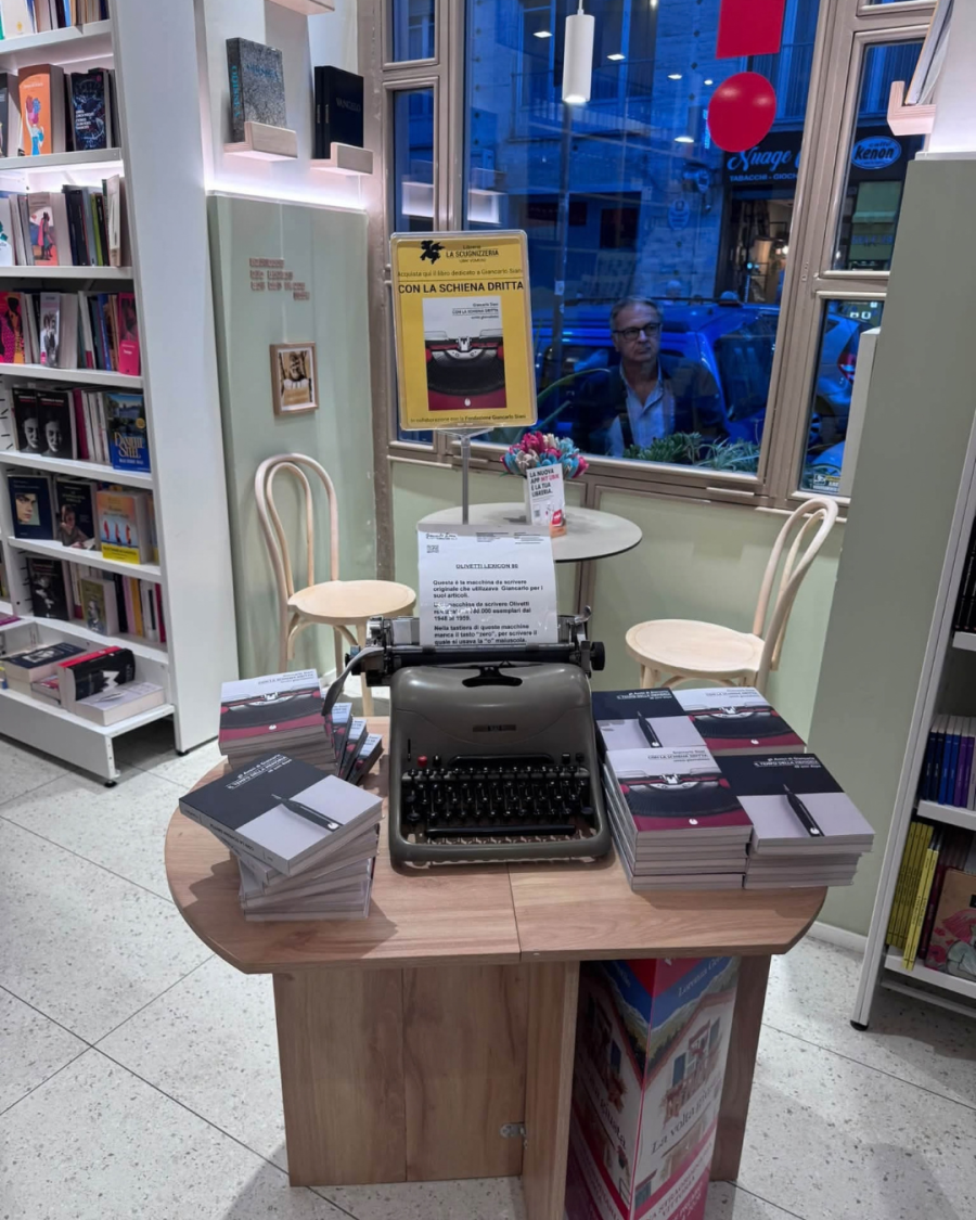 La macchina da scrivere di Giancarlo Siani nella nuova libreria Ubik La Scugnizzeria a Napoli