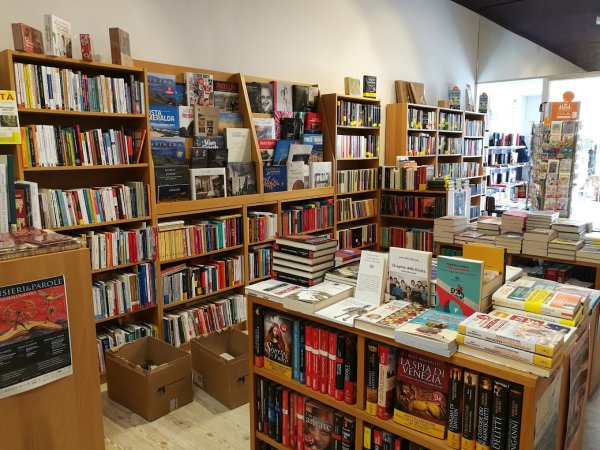 Galleria immagini Ubik