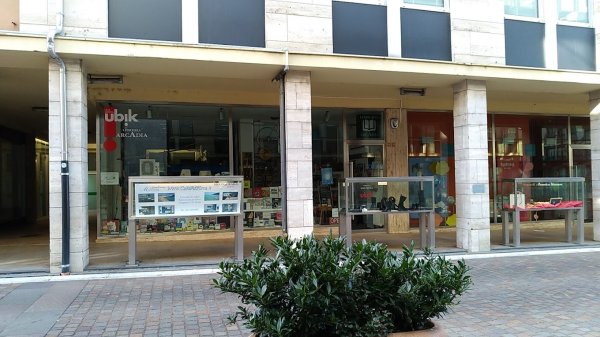 Copertina Ubik Arcadia Rovereto