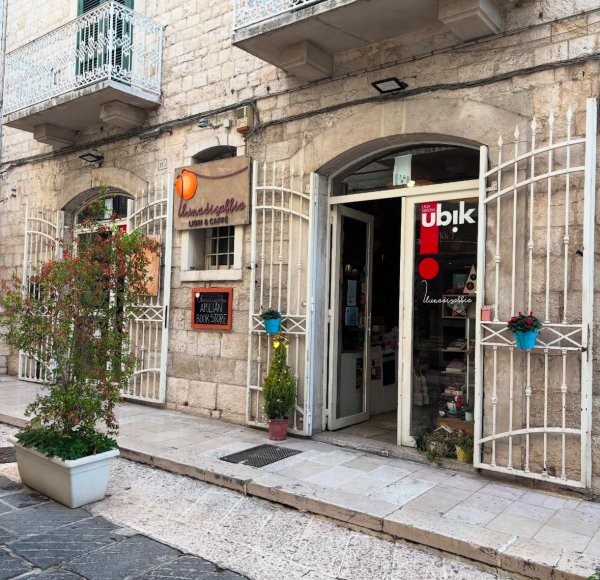 Copertina Ubik Luna di Sabbia Trani