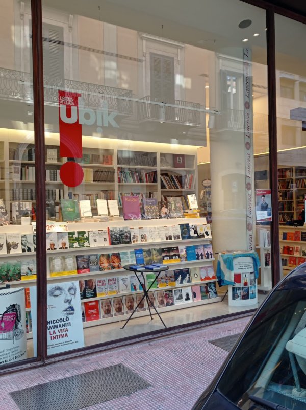 Copertina Ubik Bari Laterza