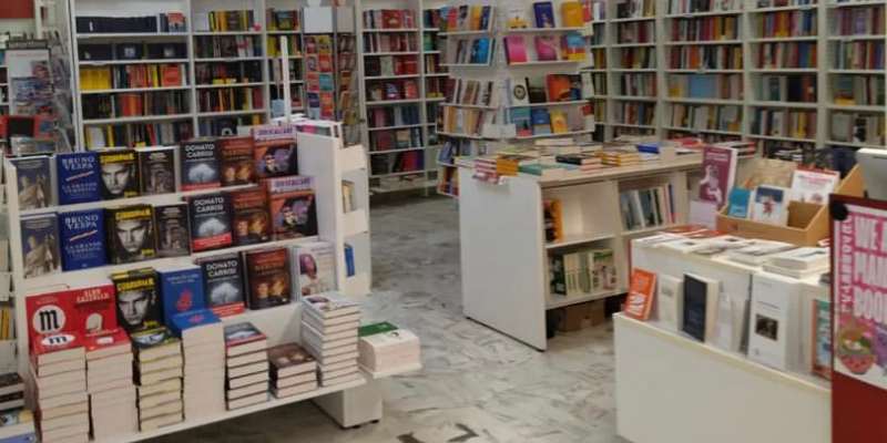Le librerie Ubik si rifanno il look per i giovani lettori Le librerie Ubik si rifanno il look per i giovani lettori